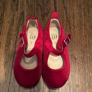 GAP toddler Red Dress Shoes with Classic Mary Jane Design